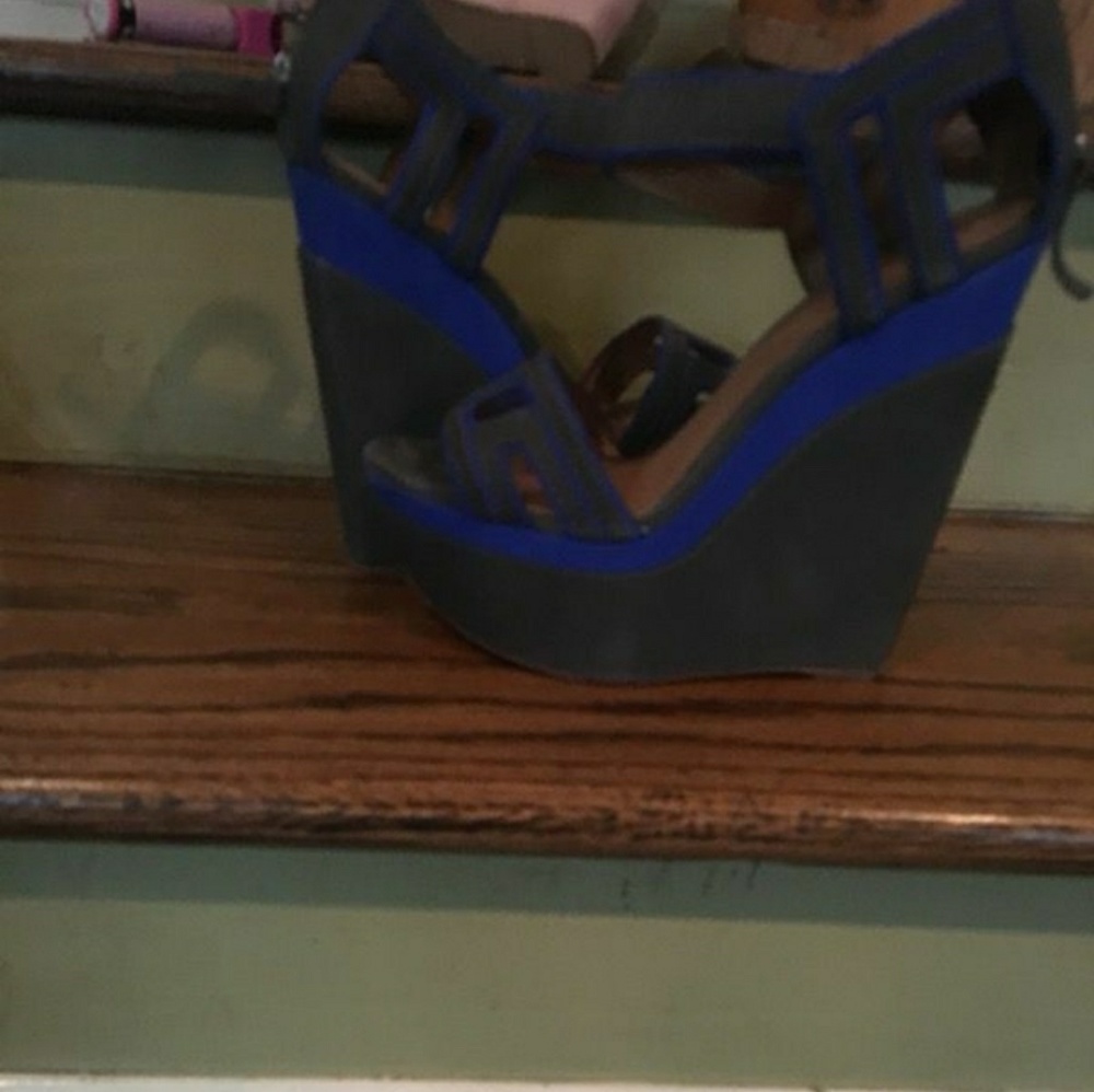 L.A.M.B Grey and Blue Sandal